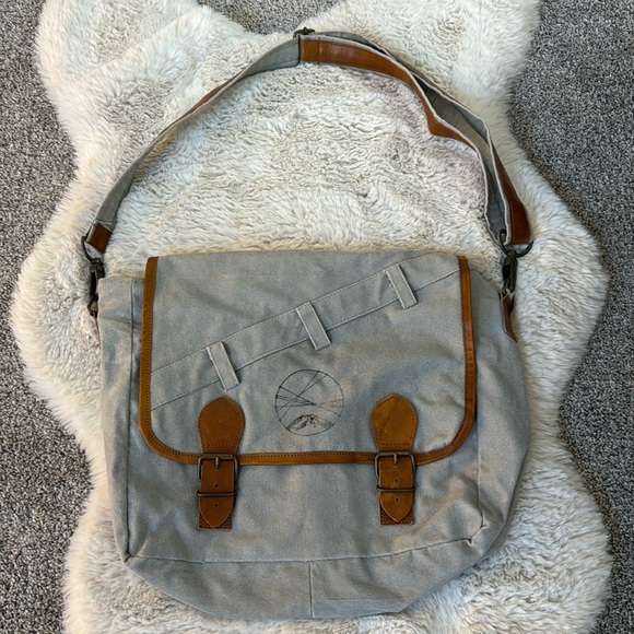Messenger bag - Picture 1 of 3